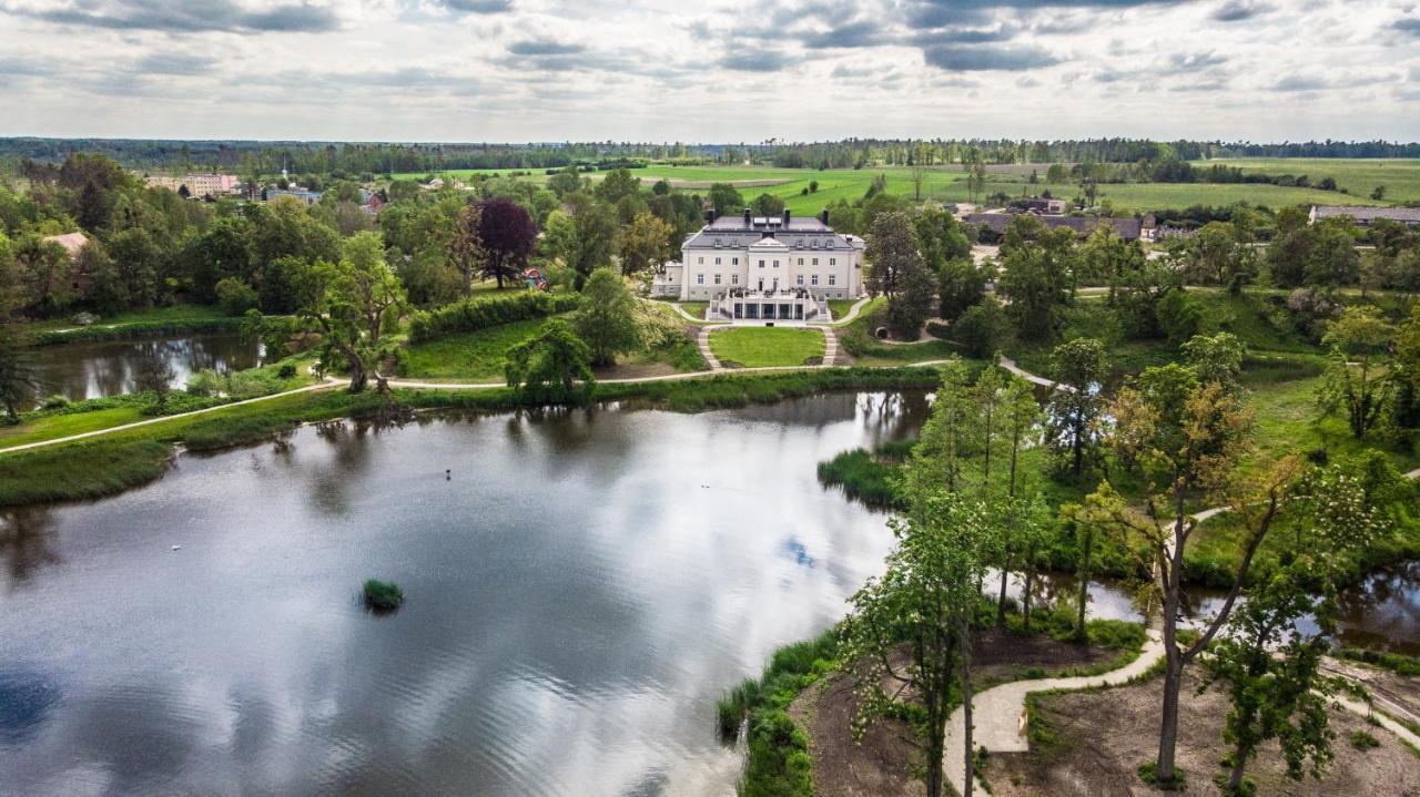 Palac Komierowo Sepolno Krajenskie Екстер'єр фото