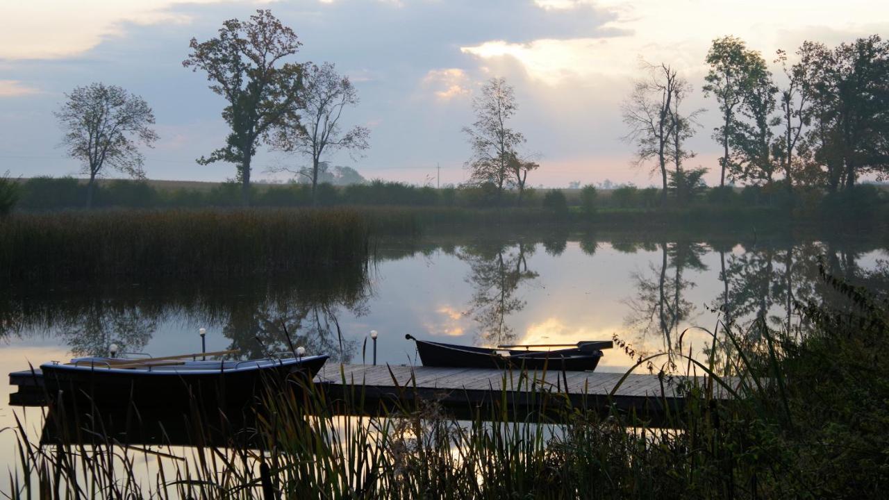 Готель Palac Komierowo Sepolno Krajenskie Екстер'єр фото