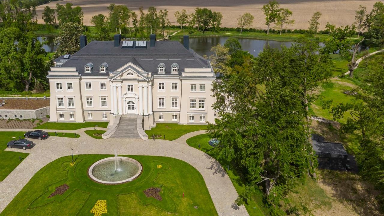 Palac Komierowo Sepolno Krajenskie Екстер'єр фото